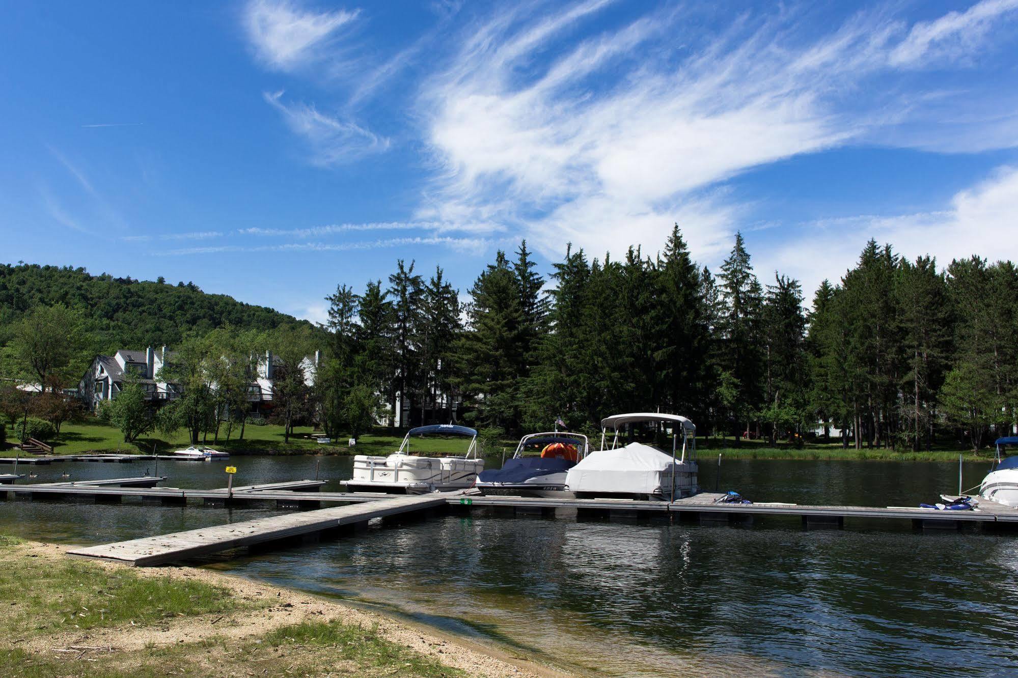 Inn At Deep Creek オークランド エクステリア 写真
